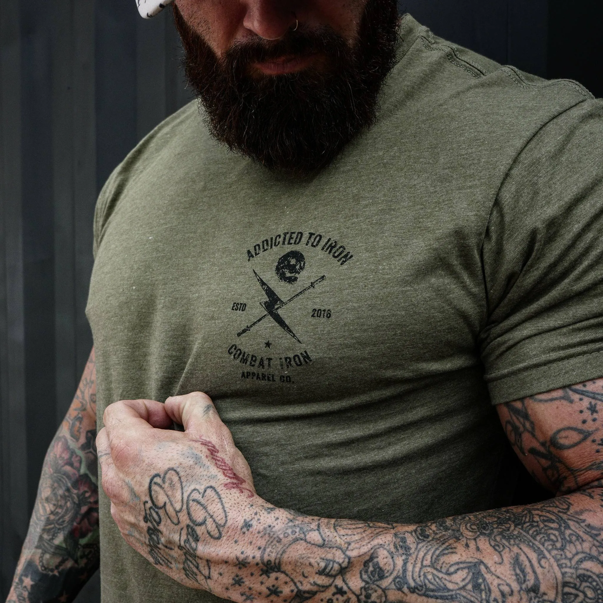 Addicted to Iron V3 Training Men's T-Shirt