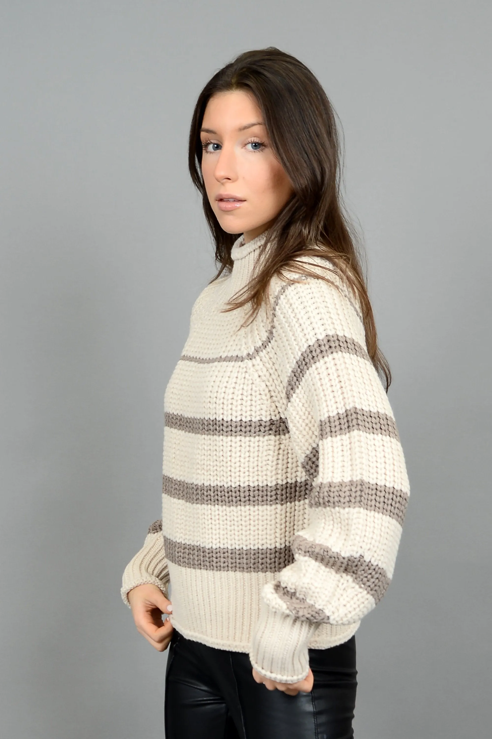 Hifza Long Raglan Sleeve Mock Neck Pullover