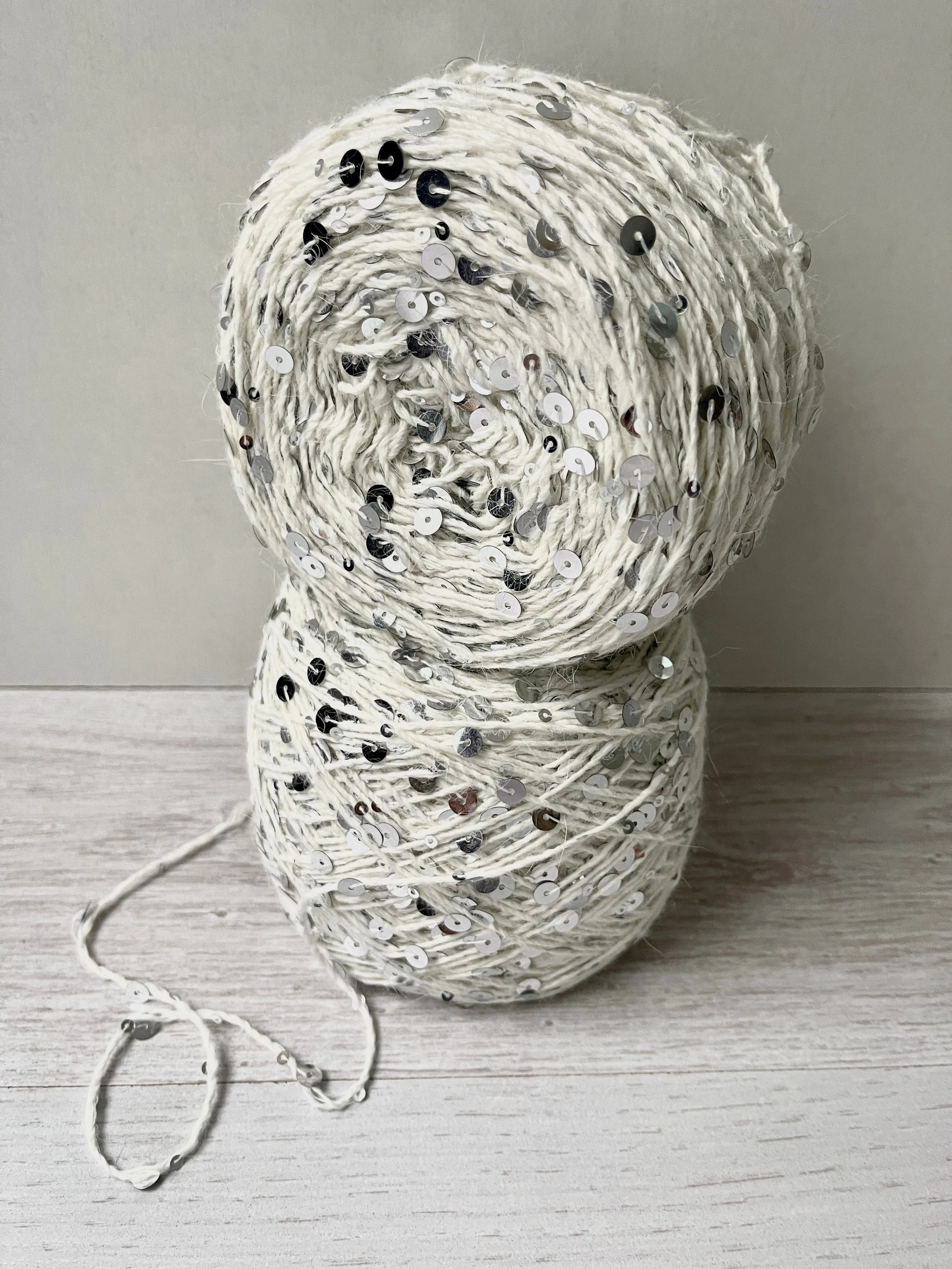 Sequins Iconic 05 (white)
