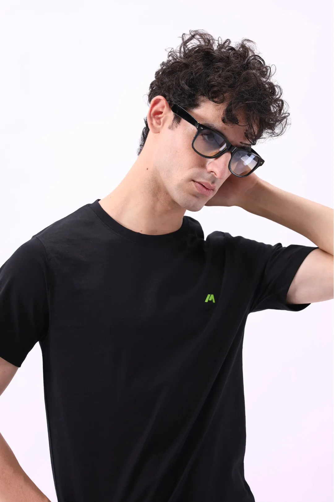 SOLID BLACK T-SHIRT