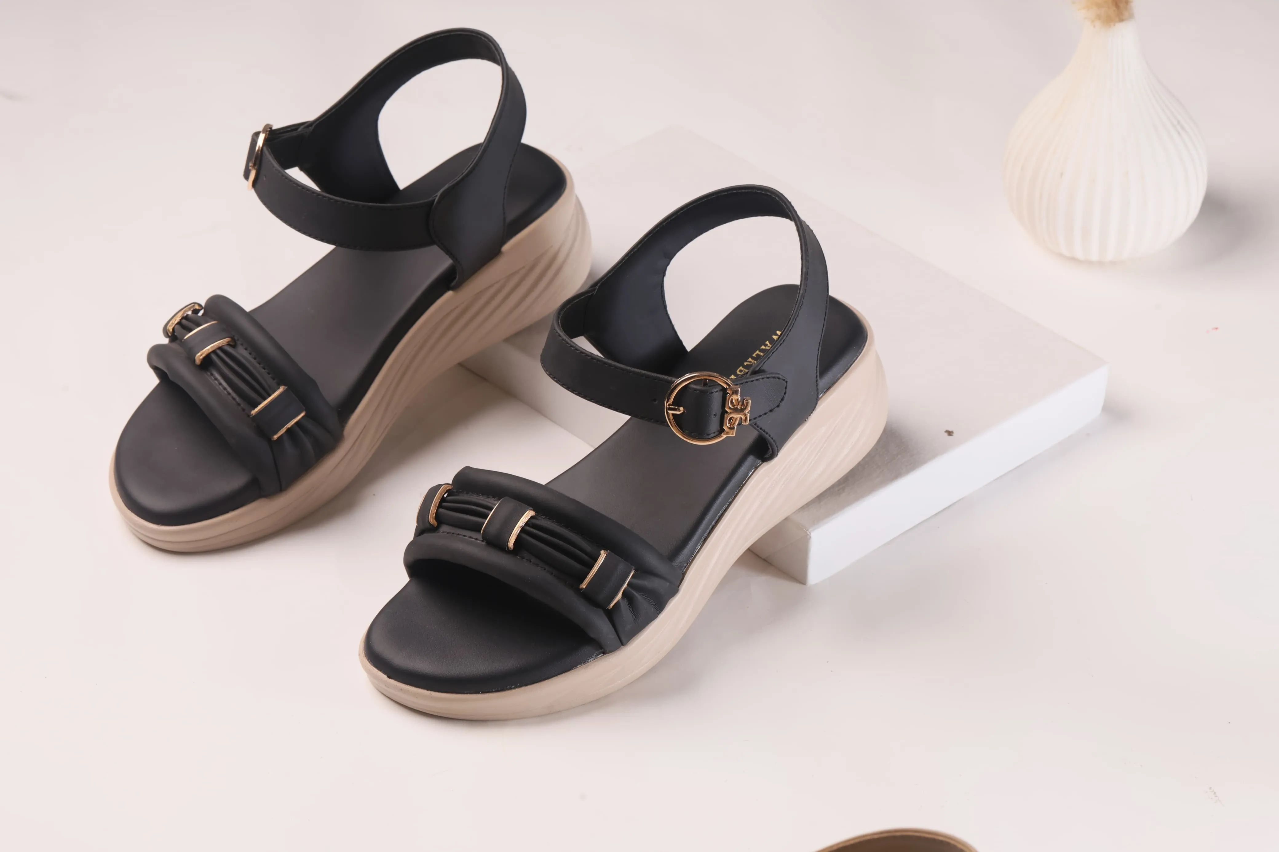 WALKBROS MEDICATED WEDGES SANDALS {  1  } - BLACK