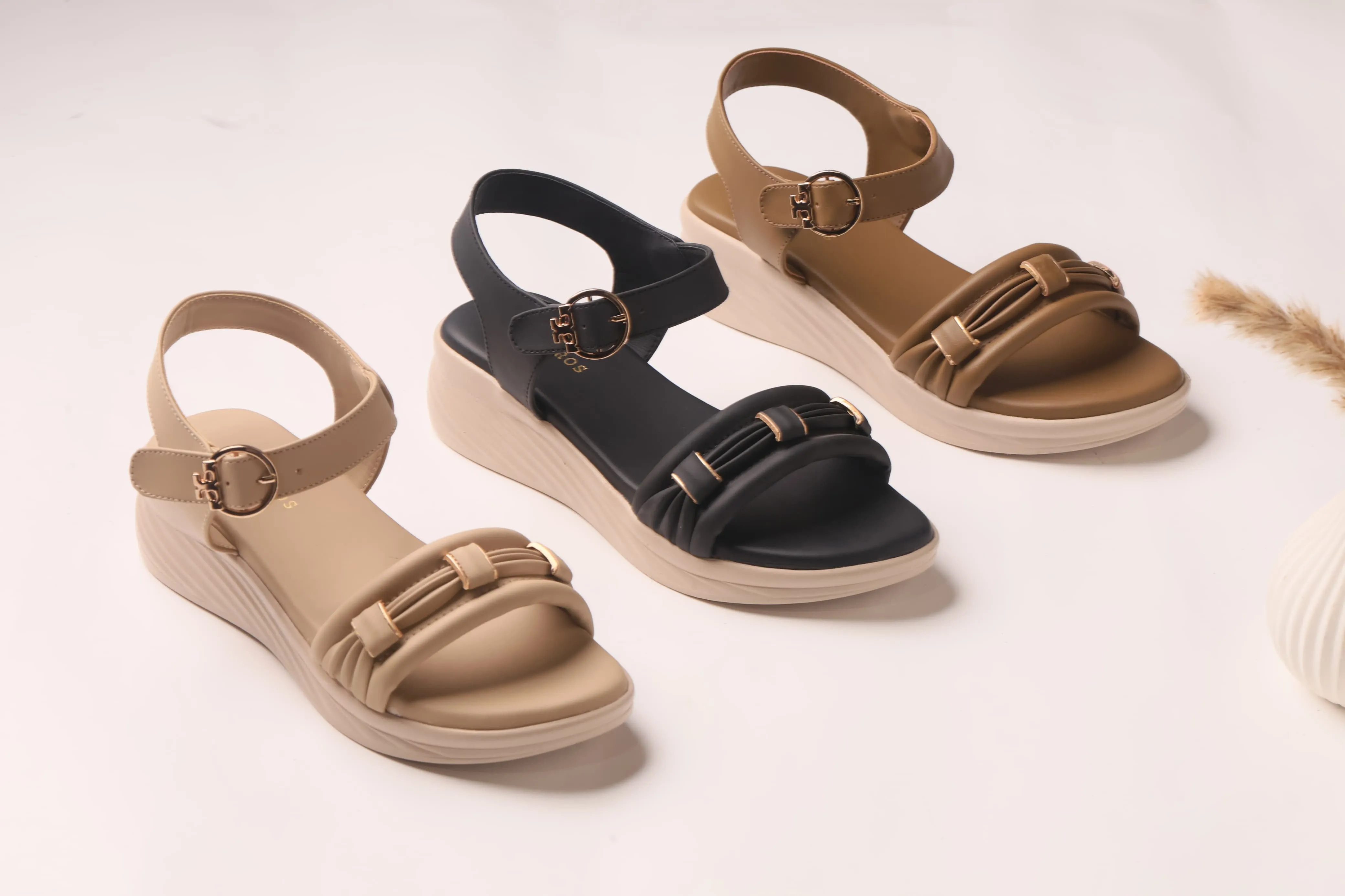 WALKBROS MEDICATED WEDGES SANDALS {  1  } - BLACK